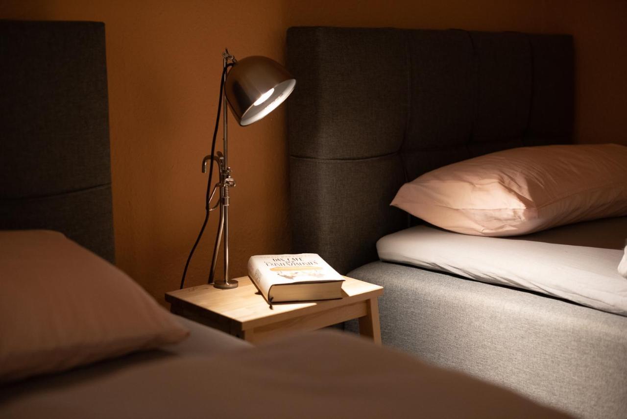 Kassberg Apartment Im Retro-Stil / Netflix & Wifi Chemnitz Luaran gambar