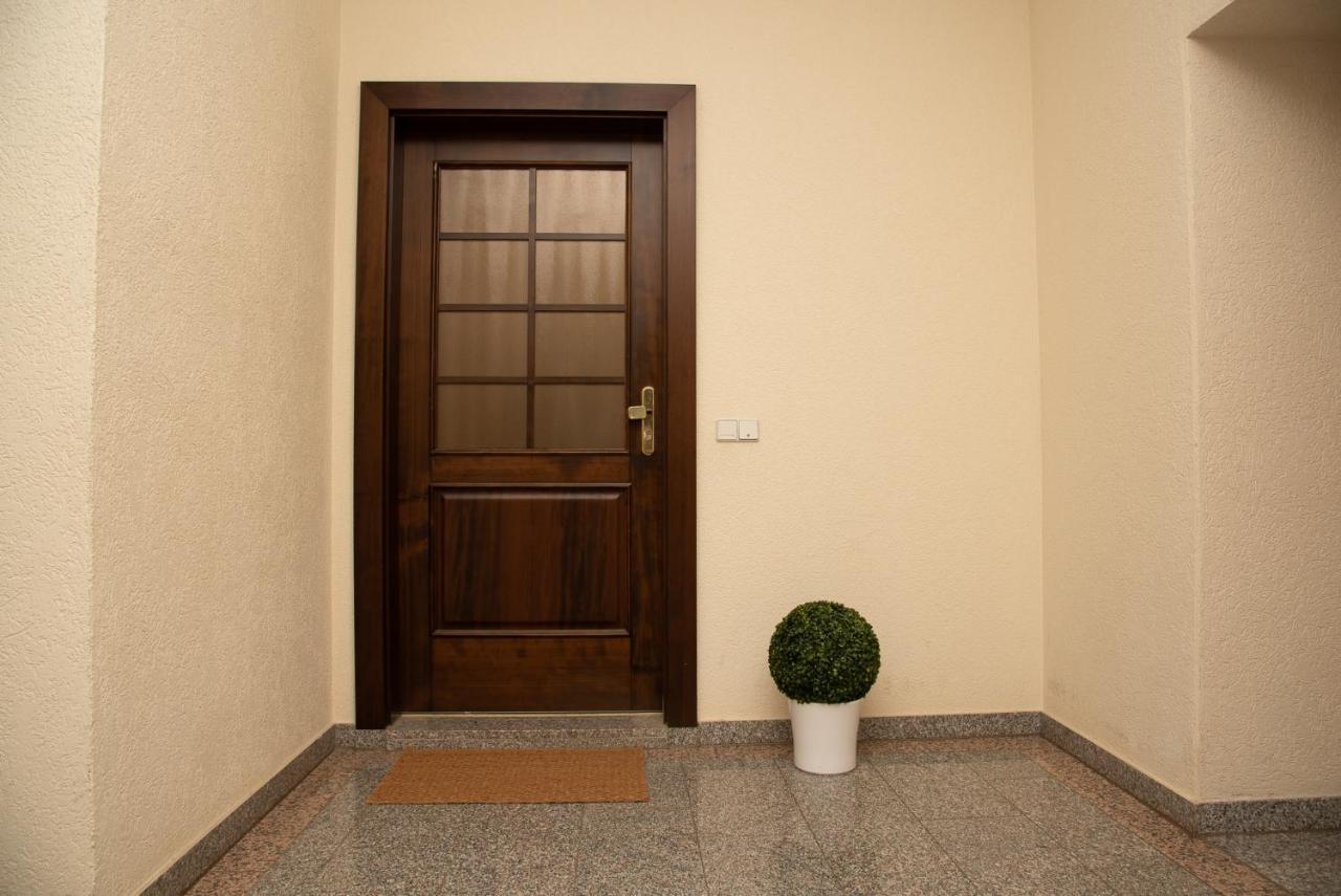 Kassberg Apartment Im Retro-Stil / Netflix & Wifi Chemnitz Luaran gambar